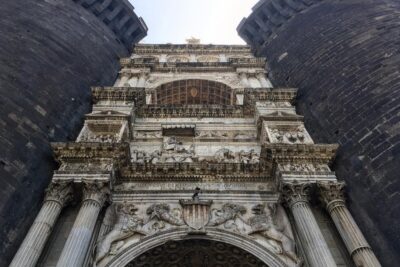 napoli castel nuovo rinascimentale