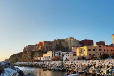 rione terra e porticciolo pozzuoli